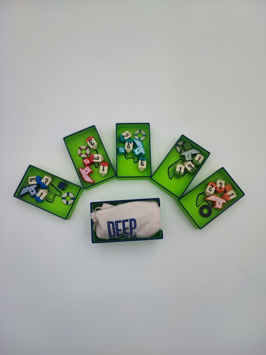 Insert do gry Deep Regrets z dodatkiem