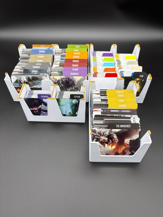 Insert do gry planszowej Primal: Przebudzenie – organizer druk 3D