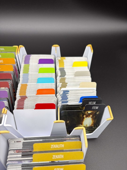 Insert do gry planszowej Primal: Przebudzenie – organizer druk 3D