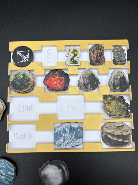 Insert do gry planszowej Primal: Przebudzenie – organizer druk 3D